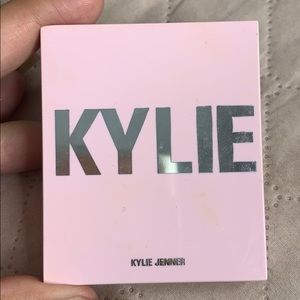 Kylie: Crush